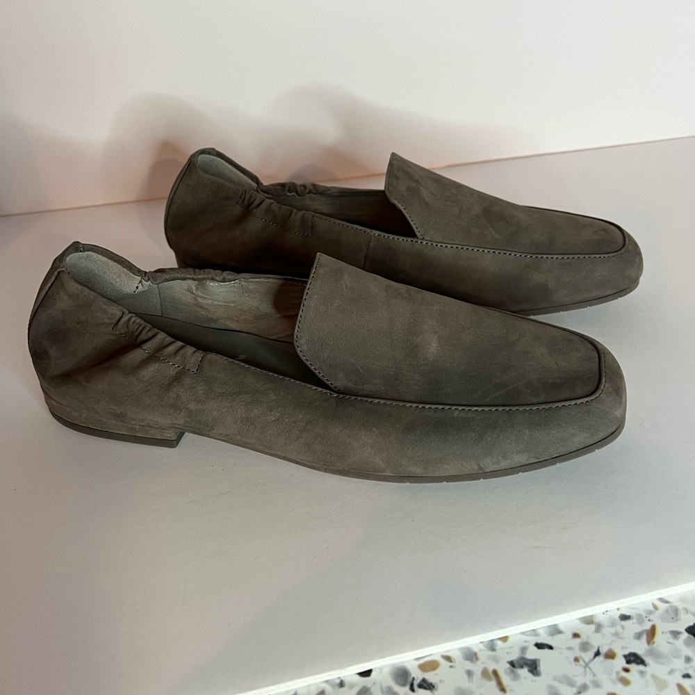 Eileen Fisher NWOT Loafers. Size 9. Grey Sueded - Picture 3 of 6